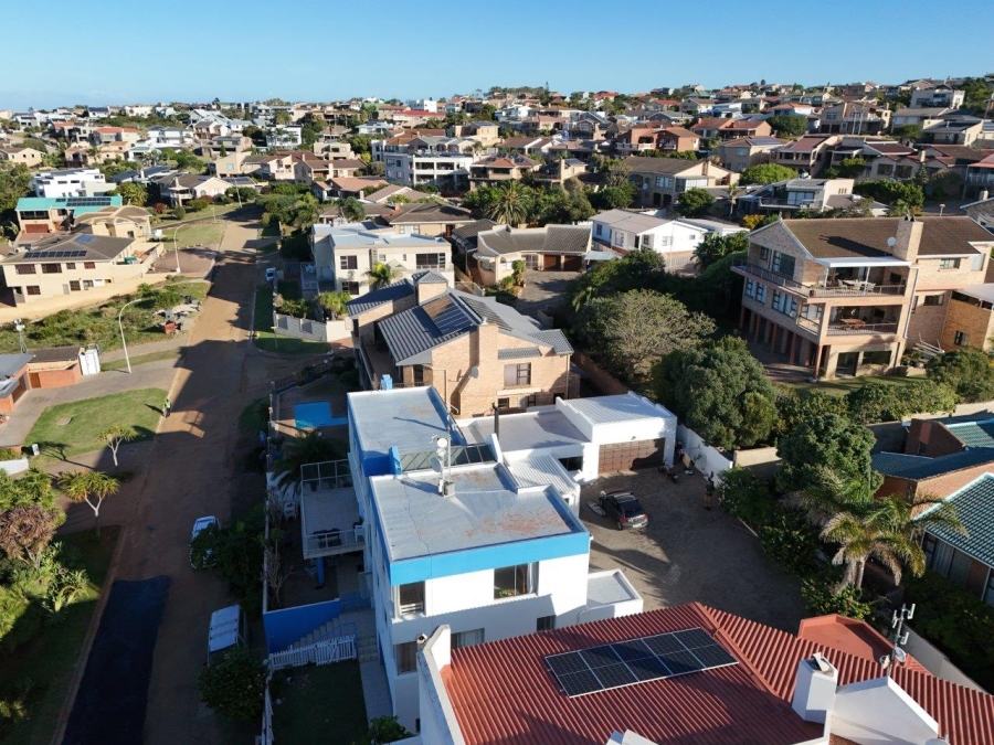 7 Bedroom Property for Sale in Wavecrest Eastern Cape